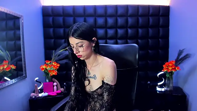 Dulce Miaa  online show from 06/19/26, 06:34