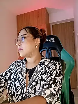 Tamara valentine online show from 04/16/26, 08:37