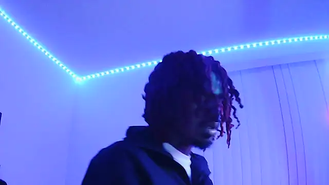 Snapshot of risktakinndolo chatting on 09/25/25, 02:26 risktakinndolo online show from 09/25/25, 02:26