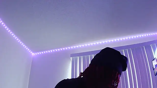 Snapshot of risktakinndolo chatting on 09/25/25, 05:27 risktakinndolo online show from 09/25/25, 05:27