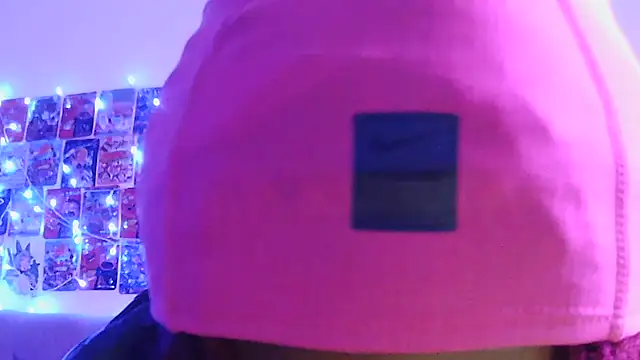 Snapshot of risktakinndolo chatting on 11/15/25, 04:36 risktakinndolo online show from 11/15/25, 04:36