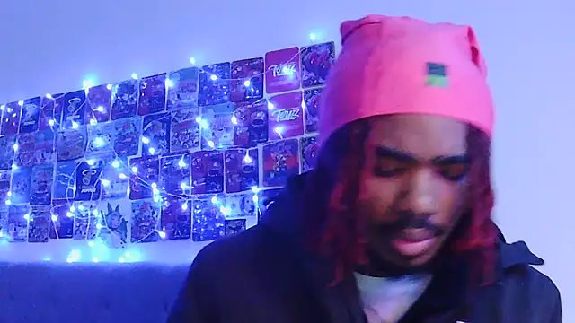 Snapshot of risktakinndolo chatting on 11/16/25, 05:07 risktakinndolo online show from 11/16/25, 05:07