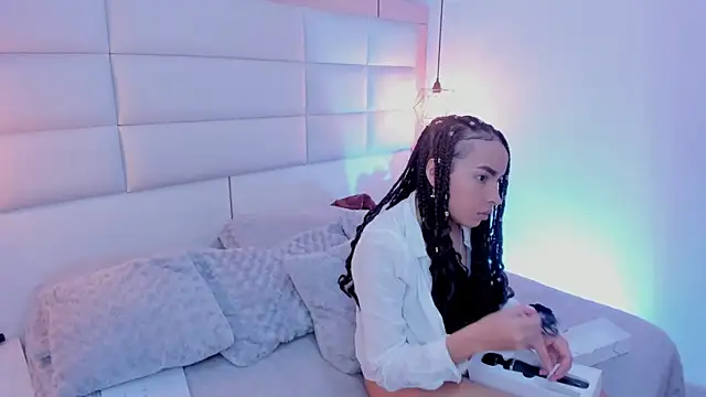 Lucia jane online show from 02/08/26, 10:02