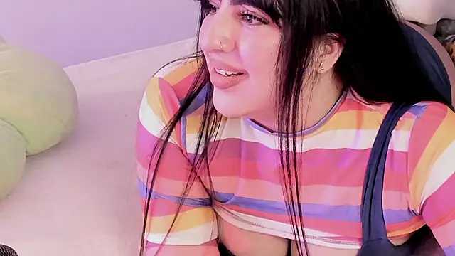 Camila Matinez  online show from 11/03/25, 12:57