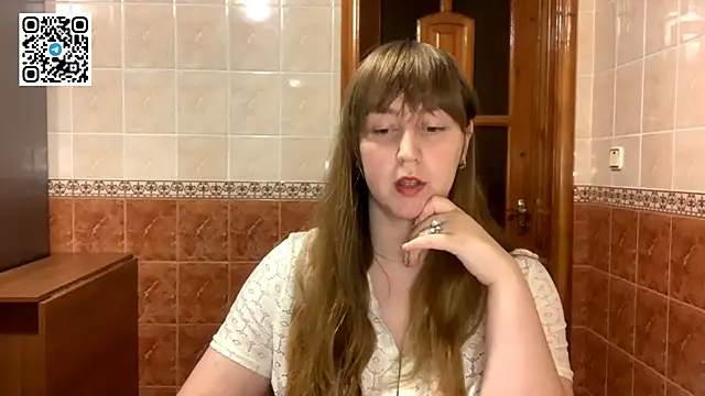 MaroonMoon  online show from 10/10/25, 07:46