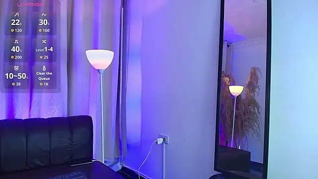 Snapshot of Cat_Kiss chatting on 10/02/25, 03:13 Cat Kiss online show from 10/02/25, 03:13