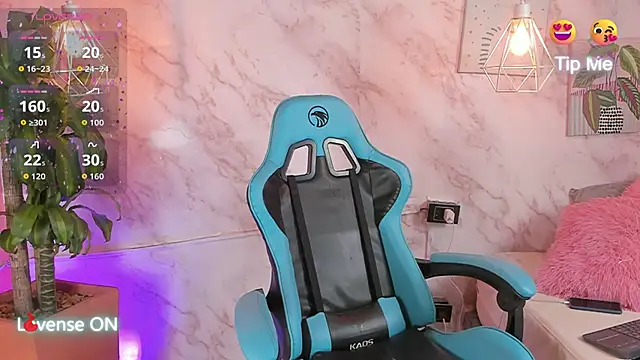 Snapshot of cristal_herrera_ chatting on 10/09/25, 03:37 cristal herrera  online show from 10/09/25, 03:37