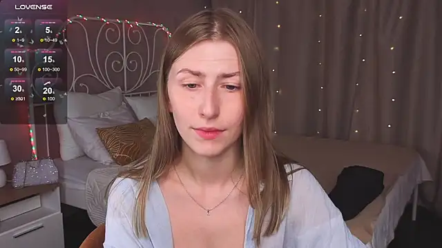 Snapshot of VesperaCeleste chatting on 10/03/25, 05:48 VesperaCeleste online show from 10/03/25, 05:48