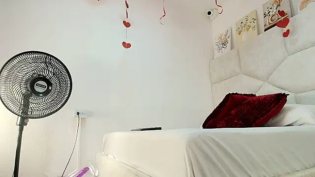 elizawiliamst online show from 03/18/26, 02:09