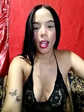 Snapshot of Vyxen__ chatting on 10/21/25, 03:51 Vyxen online show from 10/21/25, 03:51