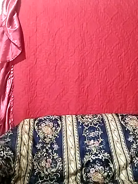 Snapshot of Vyxen__ chatting on 11/16/25, 04:18 Vyxen online show from 11/16/25, 04:18