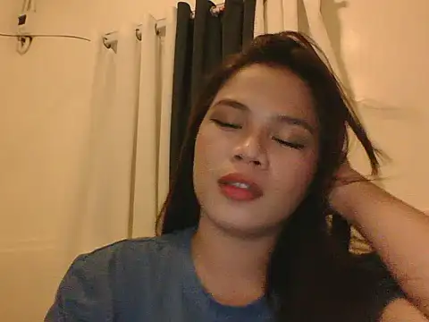 Snapshot of Zachariah_05 chatting on 06/28/26, 01:17 Zachariah 05 online show from 06/28/26, 01:17