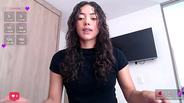 Snapshot of WendySuns_ chatting on 11/19/25, 05:13 WendySuns online show from 11/19/25, 05:13