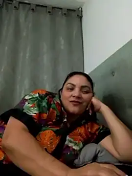 Snapshot of tiffany_Johnson1 chatting on 05/17/26, 01:58 tiffany Johnson1 online show from 05/17/26, 01:58