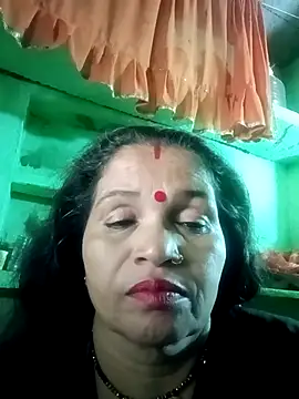 Snapshot of Manavi_x chatting on 10/13/25, 10:04 Manavi x online show from 10/13/25, 10:04