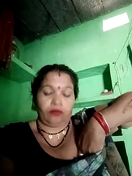 Snapshot of Manavi_x chatting on 10/19/25, 10:27 Manavi x online show from 10/19/25, 10:27