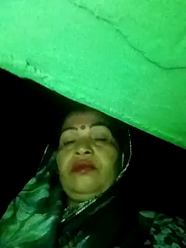 Snapshot of Manavi_x chatting on 11/17/25, 10:15 Manavi x online show from 11/17/25, 10:15