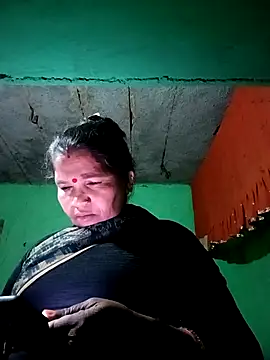 Snapshot of Manavi_x chatting on 02/18/26, 02:35 Manavi x online show from 02/18/26, 02:35