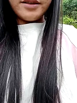 Snapshot of V-vivu-V chatting on 09/24/25, 12:03 V-vivu-V online show from 09/24/25, 12:03