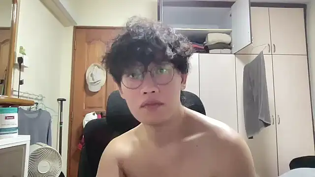 Passionatetwink2 online show from 03/19/26, 02:10