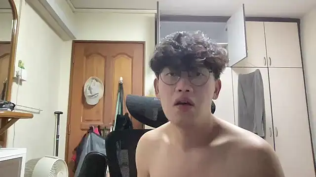 Passionatetwink2 online show from 04/10/26, 04:55