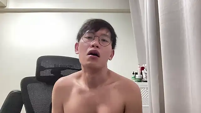 Passionatetwink2 online show from 08/01/26, 03:33