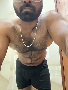 DJLOVE280825 online show from 04/13/26, 09:42