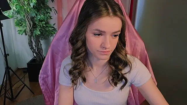 E l i z e  online show from 04/07/26, 05:19