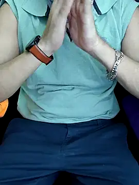 chocolate alone online show from 10/10/25, 08:24