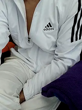 chocolate alone online show from 10/24/25, 07:27