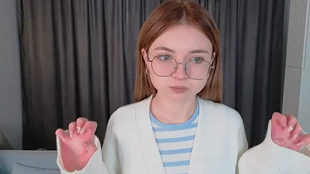 Snapshot of Susan_Gardner chatting on 10/03/25, 02:14 Susan Gardner online show from 10/03/25, 02:14