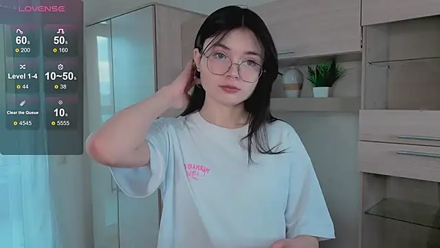 Snapshot of Susan_Gardner chatting on 11/14/25, 06:12 Susan Gardner online show from 11/14/25, 06:12