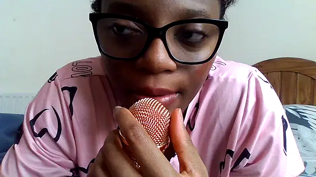 Snapshot of SexyGemBeautyX chatting on 09/16/25, 12:39 SexyGemBeautyX online show from 09/16/25, 12:39