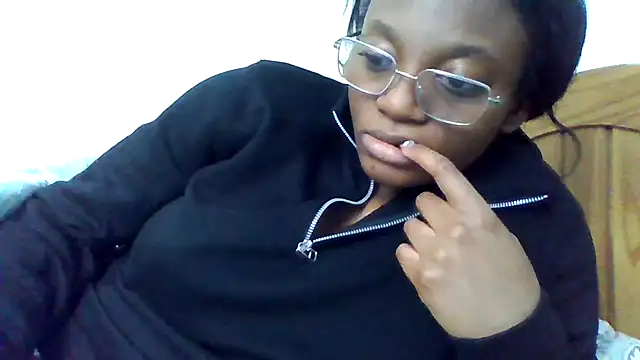 Snapshot of SexyGemBeautyX chatting on 12/01/25, 11:37 SexyGemBeautyX online show from 12/01/25, 11:37