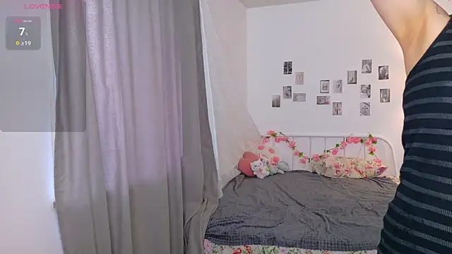 KikiMoor online show from 07/11/26, 03:20
