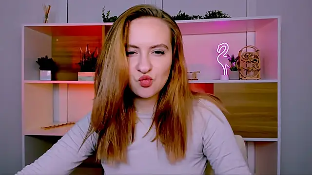 mila glow1 online show from 11/07/25, 07:25