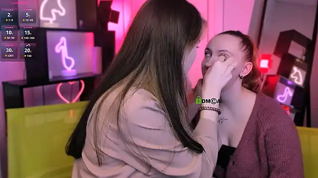 mila glow1 online show from 11/30/25, 07:29