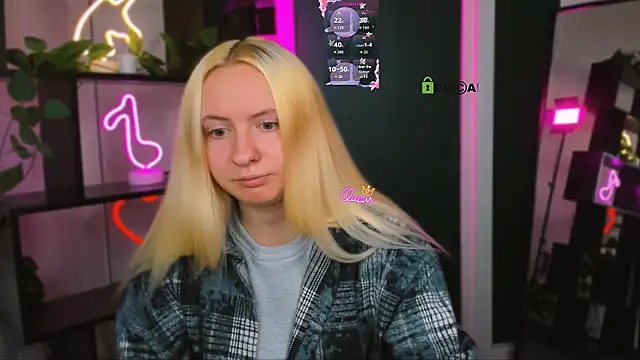 mila glow1 online show from 04/01/26, 06:38