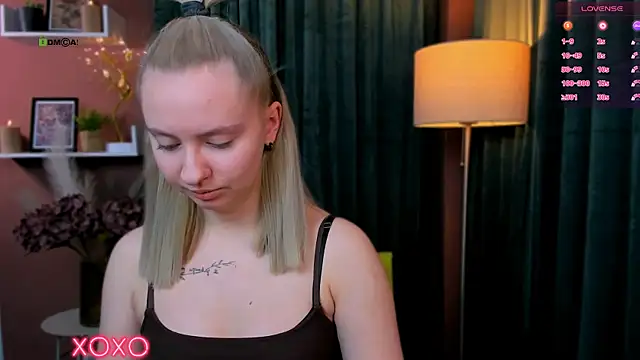 mila glow1 online show from 04/14/26, 06:47