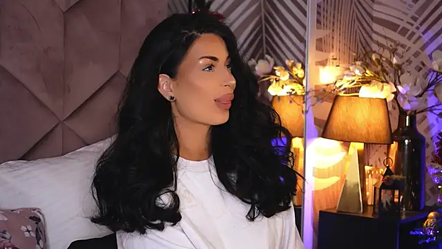 EvaRhea online show from 12/16/25, 03:55