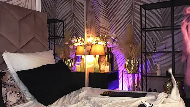 EvaRhea online show from 03/12/26, 04:07