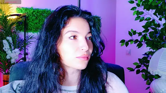 Snapshot of CutenessGirl chatting on 11/11/25, 07:41 CutenessGirl online show from 11/11/25, 07:41