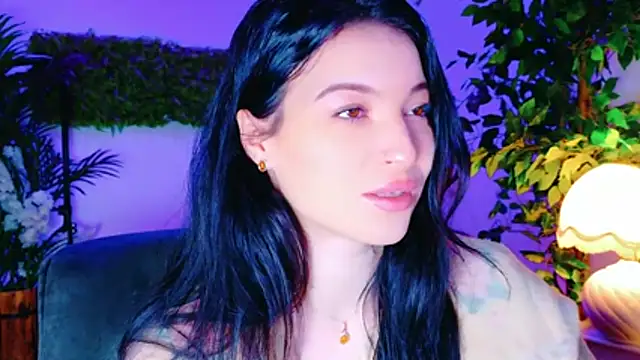 Snapshot of CutenessGirl chatting on 12/21/25, 07:59 CutenessGirl online show from 12/21/25, 07:59