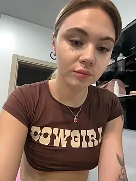 LunaMillie online show from 10/20/25, 08:37