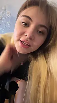 LunaMillie online show from 12/20/25, 02:24