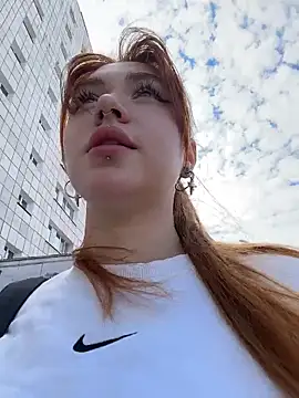 LunaMillie online show from 04/27/26, 09:40