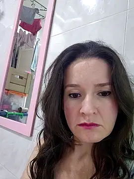 Snapshot of _anita_rojas chatting on 11/11/25, 02:28 anita rojas online show from 11/11/25, 02:28