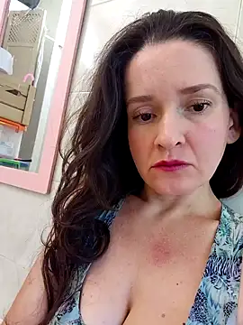 Snapshot of _anita_rojas chatting on 11/22/25, 02:16 anita rojas online show from 11/22/25, 02:16