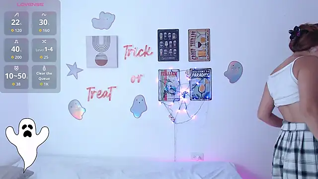 Snapshot of Laramucci chatting on 10/05/25, 07:45 Laramucci online show from 10/05/25, 07:45