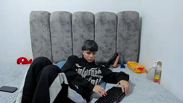 Bruno Cruzz online show from 04/21/26, 02:51